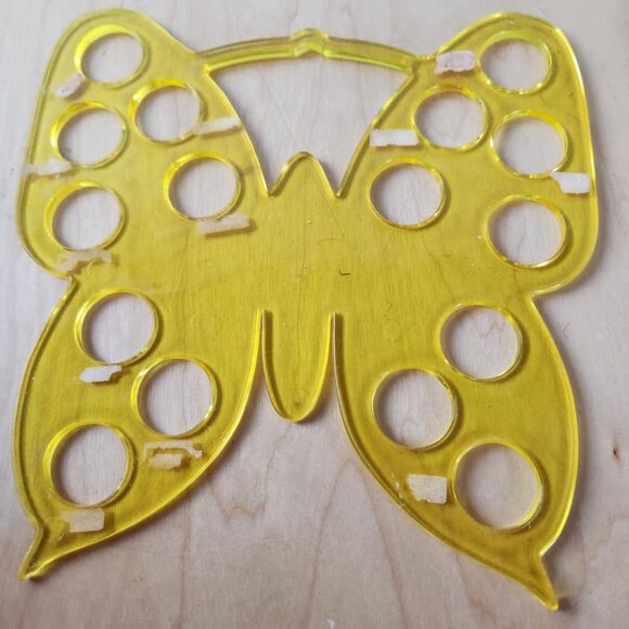 2 x Vtg Butterfly Yarn Organizers 16 Holes Yellow Plastic Crewel Needlecrafts - Picture 5 of 6